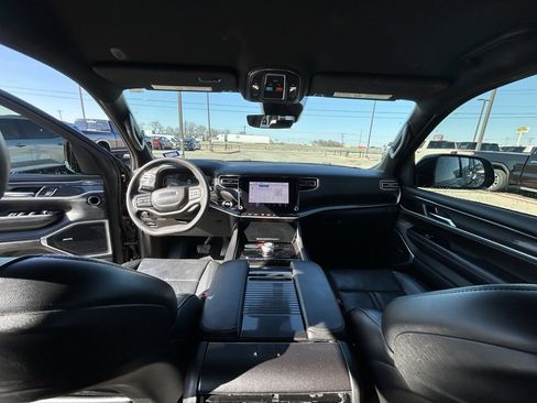 Used 2022 Jeep Wagoneer Series I image 8