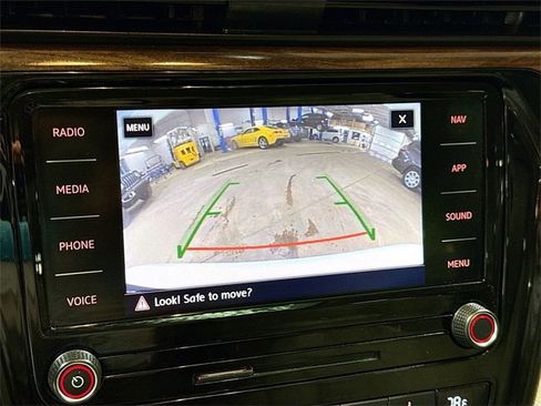 Used 2020 Volkswagen Passat 2.0T SEL image 16