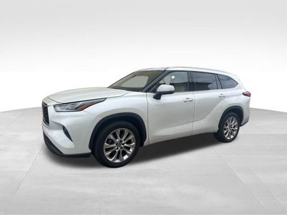 Used 2023 Toyota Highlander Limited