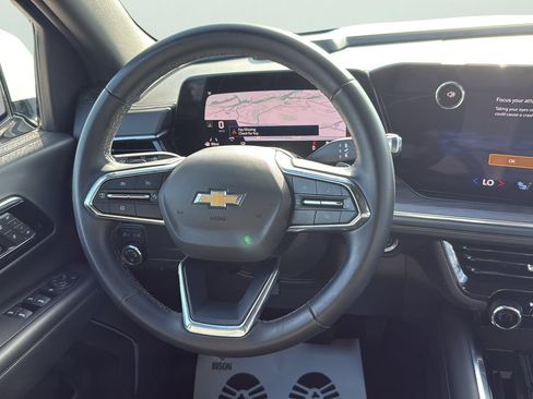 Used 2025 Chevrolet Tahoe LT RWD image 12