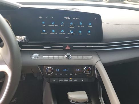 Used 2025 Hyundai Elantra SEL FWD image 22