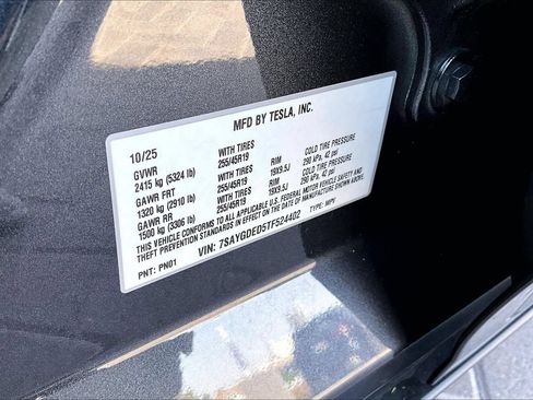 Used 2026 Tesla Model Y Long Range RWD image 32