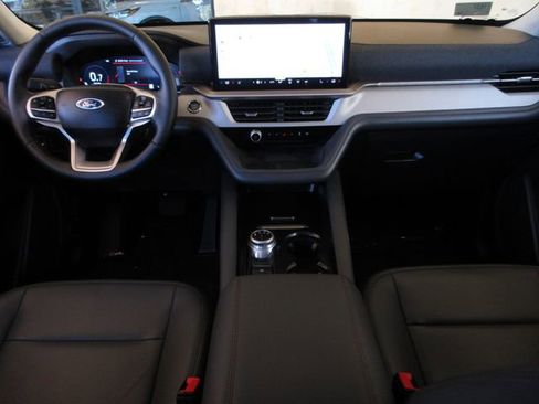 Certified 2025 Ford Explorer Active w/ Active Comfort Package image 20