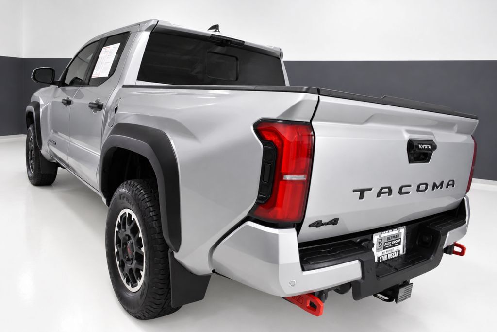 Used 2024 Toyota Tacoma TRD Off-Road w/ TRD Off Road Premium Package AWD/4WD image 3