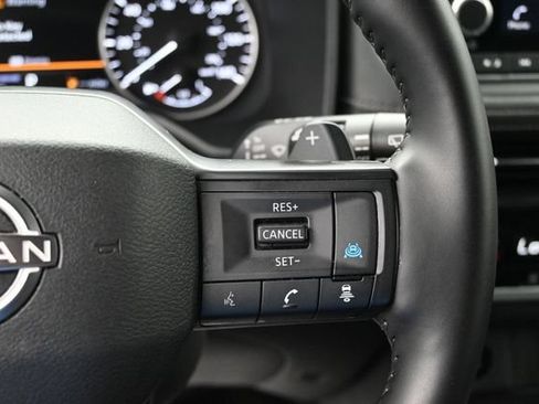 Used 2025 Nissan Rogue SV FWD image 23