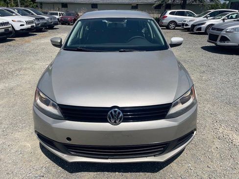Used 2014 Volkswagen Jetta SE FWD image 2