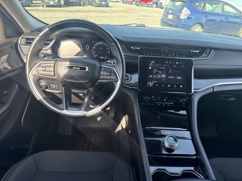 Used 2021 Jeep Grand Cherokee L Laredo w/ Luxury Tech Group I AWD/4WD image 16