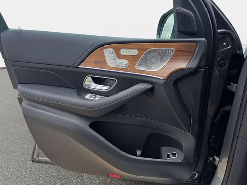 New 2026 Mercedes-Benz GLS 580 4MATIC image 26