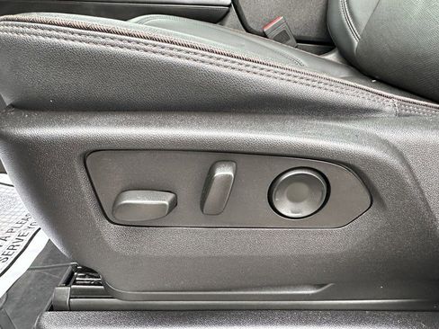 Used 2023 Chevrolet Tahoe High Country image 21