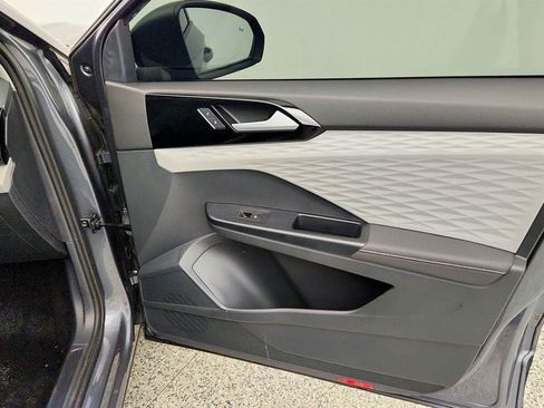Used 2024 Volkswagen Taos S FWD image 25