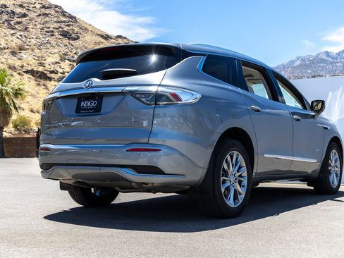 Used 2023 Buick Enclave Avenir w/ Avenir Technology Package AWD/4WD image 10