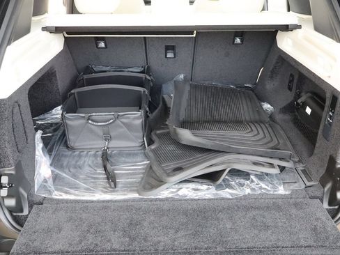 Used 2025 Land Rover Range Rover SE AWD/4WD image 39