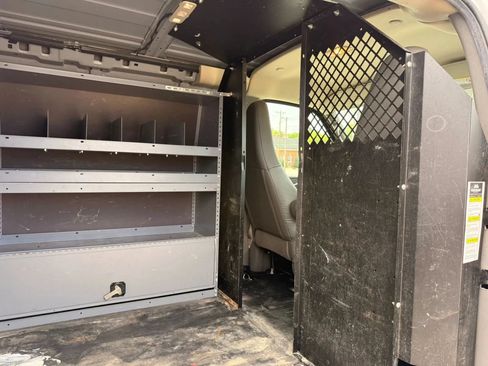 Used 2017 Chevrolet Express 2500 RWD image 24