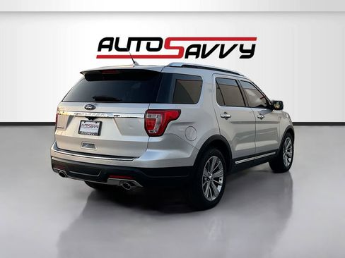 Used 2018 Ford Explorer Limited image 7