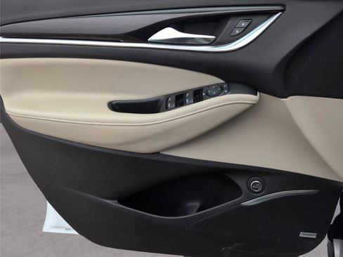 Used 2021 Buick Enclave Essence w/ Sound and Sites Package image 17