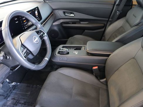 Used 2023 Nissan Ariya AWD image 18