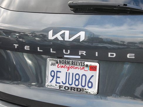 Used 2023 Kia Telluride S image 12