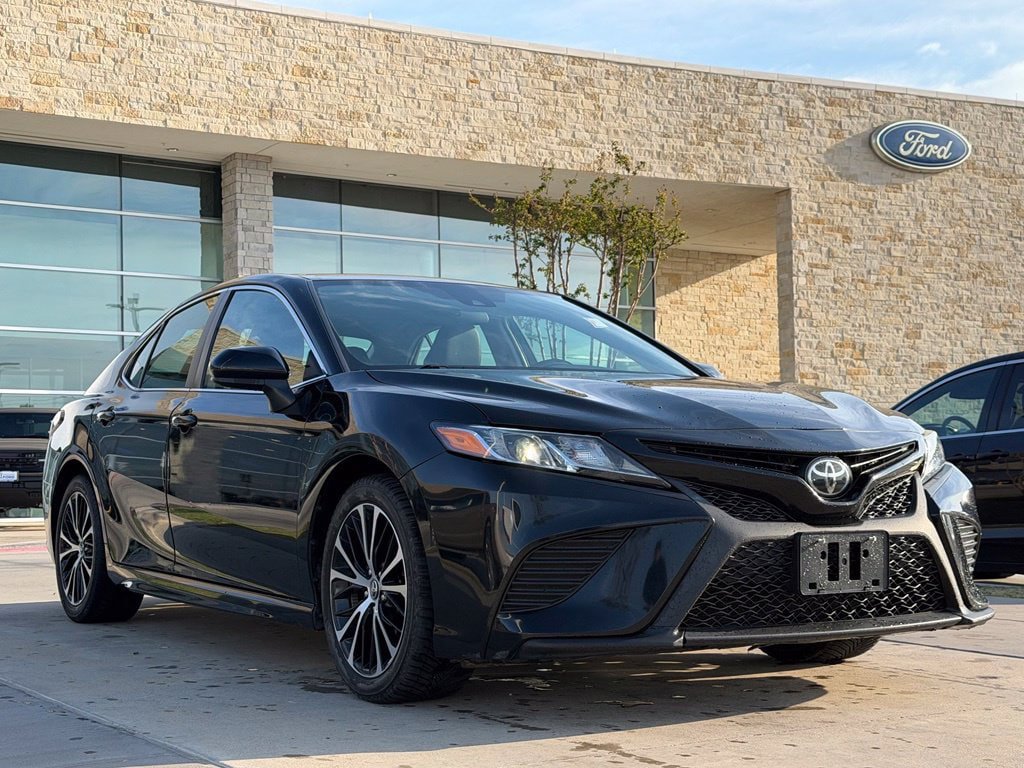 Used 2019 Toyota Camry SE FWD image 19