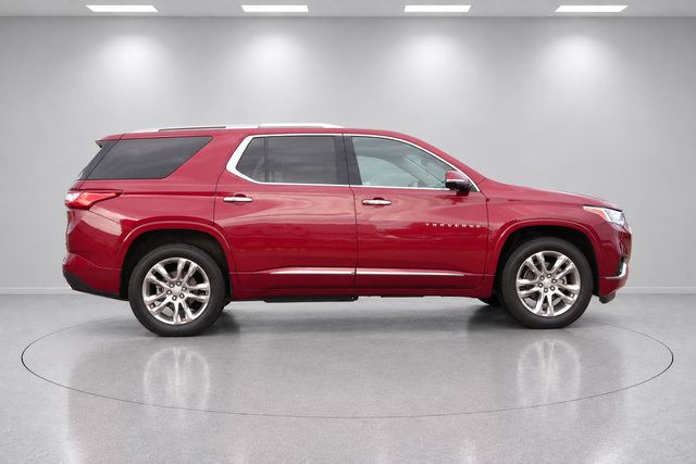 Used 2020 Chevrolet Traverse High Country FWD image 2
