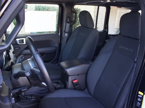 Used 2021 Jeep Wrangler Unlimited Sahara AWD/4WD image 12