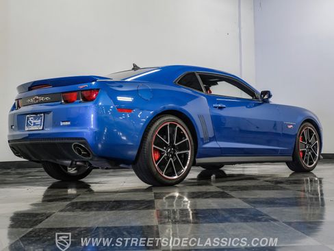 Used 2013 Chevrolet Camaro LT w/ Hot Wheels Special Edition RWD image 27