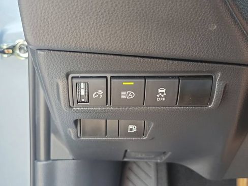 Used 2023 Toyota Corolla Cross AWD Hybrid image 29