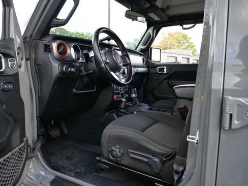 Used 2020 Jeep Gladiator Mojave w/ Trailer Tow Package image 32