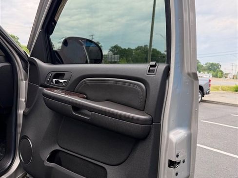 Used 2008 GMC Sierra 1500 Denali AWD/4WD image 23