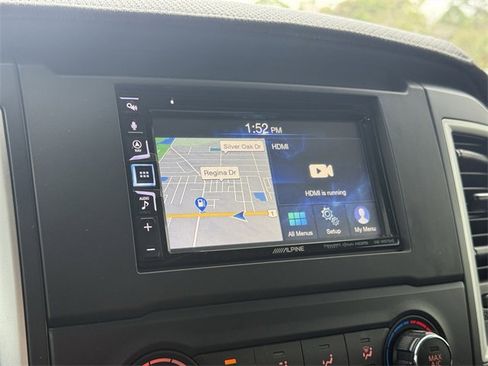 Used 2017 Nissan Titan S image 26