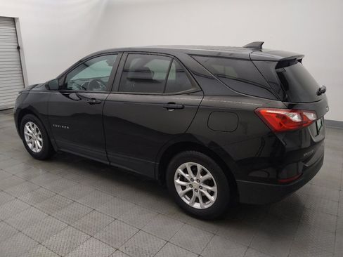 Used 2020 Chevrolet Equinox LS w/ LS Convenience Package FWD image 3
