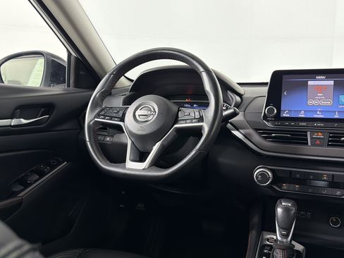 Used 2024 Nissan Altima 2.5 SR FWD image 26