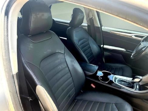 Used 2016 Ford Fusion SE w/ Equipment Group 202A image 28