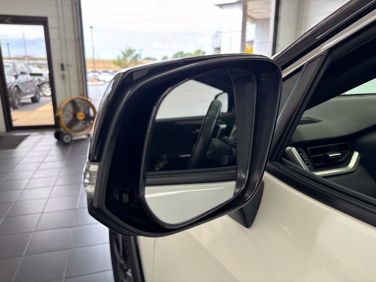 Used 2021 Toyota RAV4 XSE w/ XSE Grade Weather Package AWD/4WD image 14