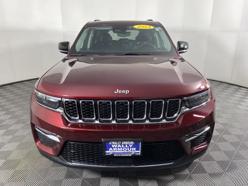 Used 2023 Jeep Grand Cherokee Limited image 14