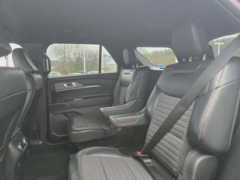 Used 2025 Ford Explorer ST-Line image 14