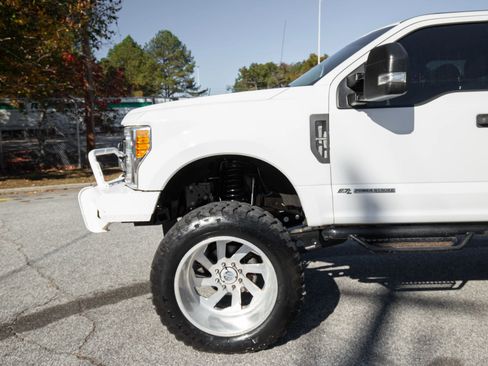 Used 2017 Ford F250 XLT image 5