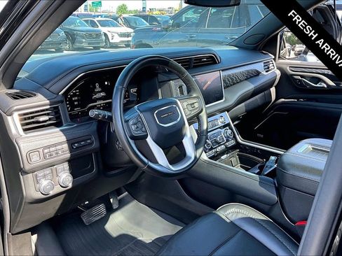 Used 2023 GMC Yukon XL Denali AWD/4WD image 5