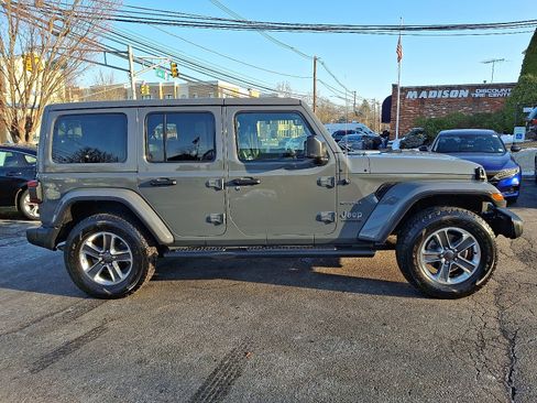 Used 2018 Jeep Wrangler Unlimited Sahara w/ Dual Top Group image 7