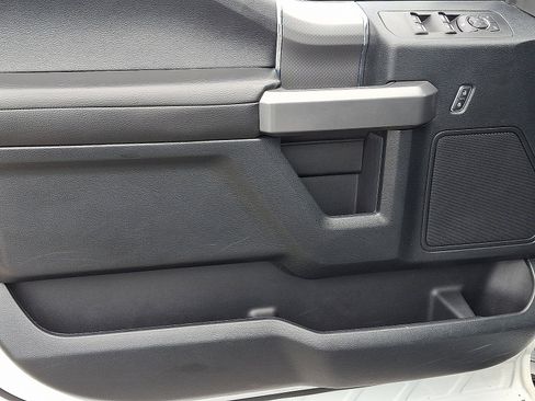 Used 2017 Ford F150 XLT w/ Equipment Group 302A Luxury image 12