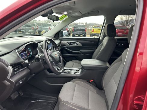 Used 2021 Chevrolet Traverse LT w/ LPO, Blackout Package image 22