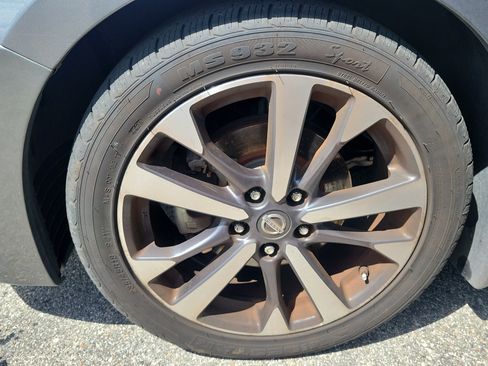 Used 2016 Nissan Altima 2.5 SR FWD image 5
