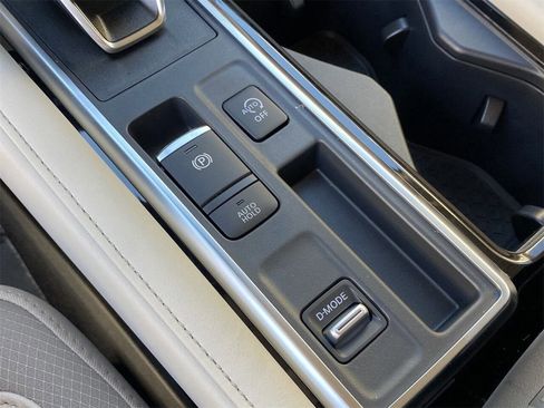 New 2025 Nissan Pathfinder SL image 30