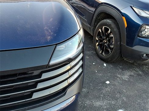 Used 2025 Nissan Kicks S image 7