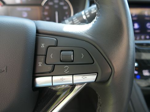 Certified 2025 Cadillac XT6 Premium Luxury FWD image 17