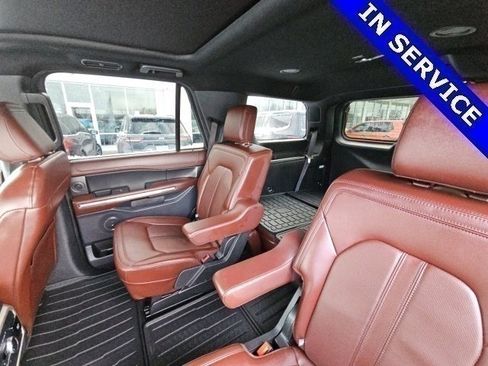 Used 2022 Ford Expedition Limited image 11