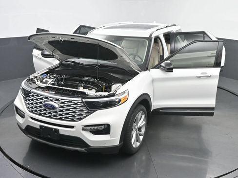 Used 2023 Ford Explorer Platinum w/ Technology Package AWD/4WD image 62