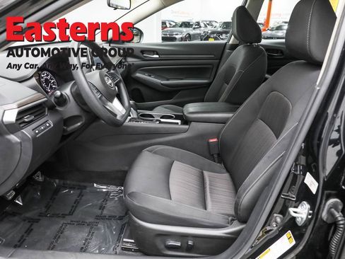 Used 2024 Nissan Altima 2.5 SV image 14