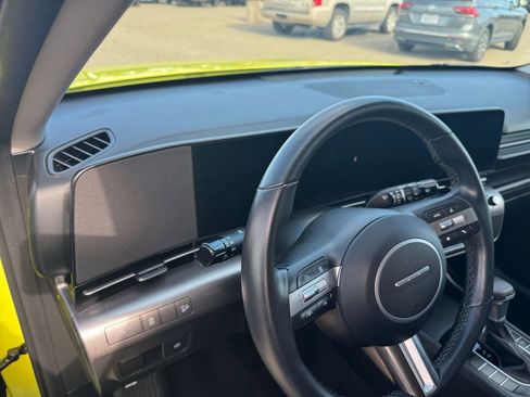 Used 2025 Hyundai Kona SEL image 34