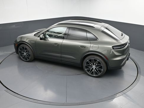 Certified 2024 Porsche Macan 4 Electric image 34