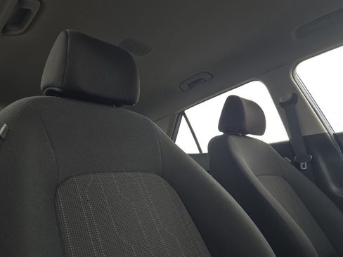 Used 2021 Hyundai Venue SE FWD image 17